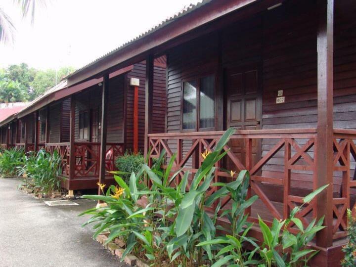 D'village